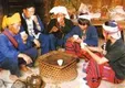 纳西族人的古老茶饮习俗：龙虎斗