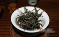 在专业品鉴中如何审评茶叶的色泽？