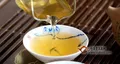 为何泡同一款普洱茶，有的人泡很浑浊，而有的却澄黄透明？