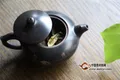 泡茶时，紫陶壶如何提升茶汤口感