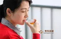 女生喝白茶有什么好处？有缓解手脚冰凉等功效