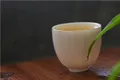 茶叶中有草酸，那喝茶会导致肾结石吗？