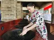 梧州六堡鎮：“80后女老板”傳承傳統制茶技藝