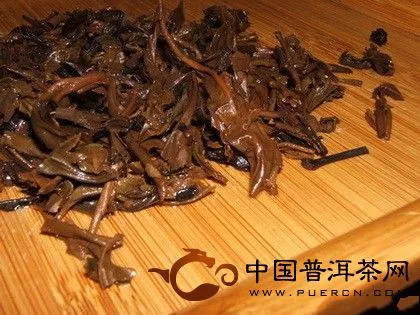 勐海茶厂1996年紫大益7542青饼叶底