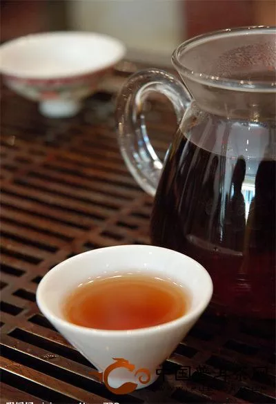 普洱茶的本质是原料和仓储