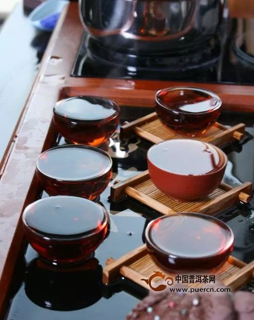 如何辨别陈年普洱茶是否掺了新茶？