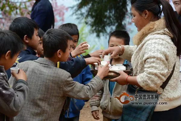 瀾滄古茶驛風(fēng)茶莊老雅口小學(xué)愛心送溫暖活動