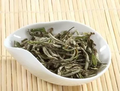 白牡丹茶的特征是什么？