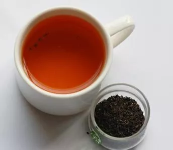 石榴乌瓦红茶与倦怠的周四 