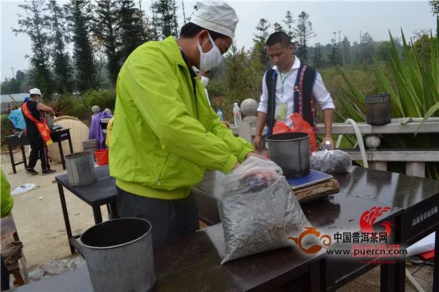 【图阅】国艳茶厂制茶精英征战2014茶王节赛茶大会