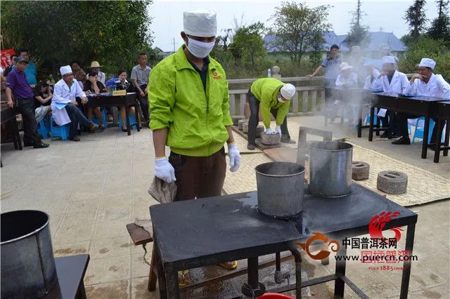 【圖閱】國(guó)艷茶廠(chǎng)制茶精英征戰(zhàn)2014茶王節(jié)賽茶大會(huì)