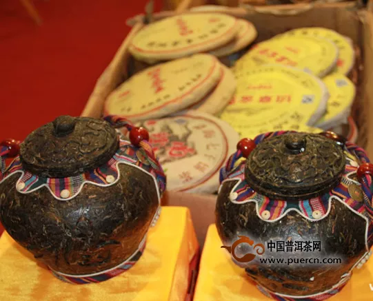2014河北茶博会上出现的用茶叶做成的茶壶