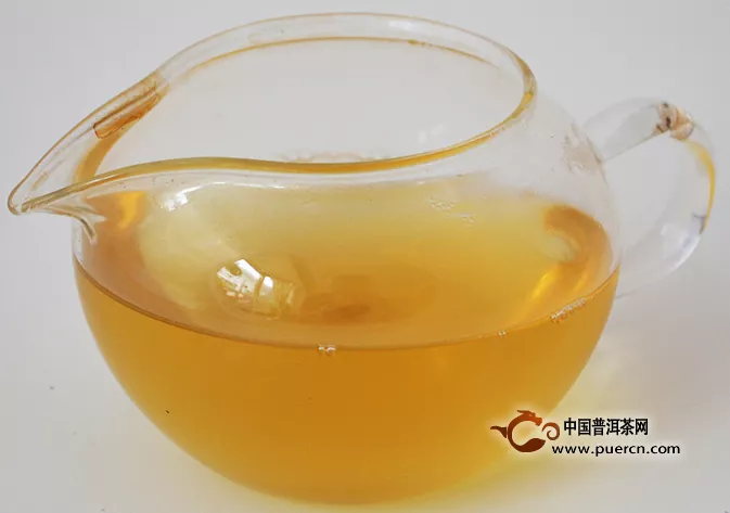 分享勐海春曉 生茶開湯