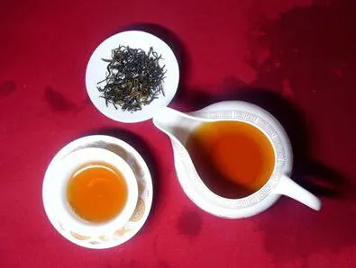 茶商故事:“宇宙号”普洱茶 