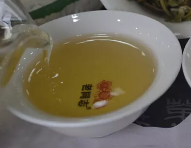 【喝茶说茶】分享2014老同志玉寿神韵生开汤
