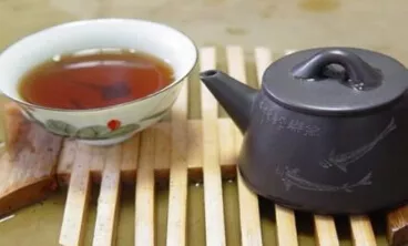 来杯普洱茶可缓解烟瘾