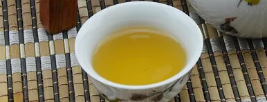 【喝茶说茶】分享2011年大益 醇 生茶开汤