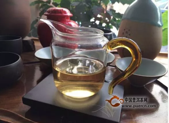 【喝茶段子】在一个老大爷家里喝茶
