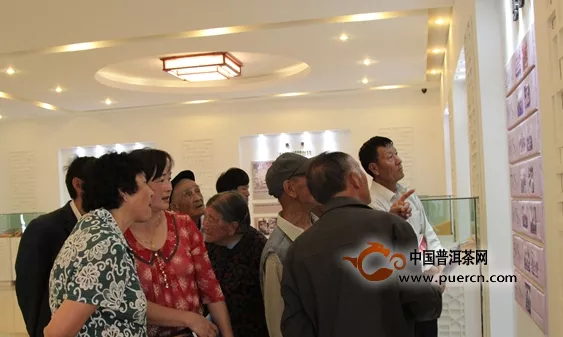 凤庆县老科技工作者协会到滇红集团参观