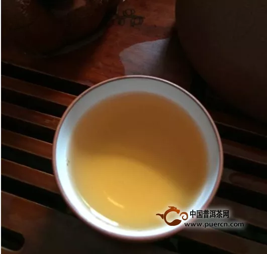 【喝茶段子】偶爾互看一眼笑笑喝茶