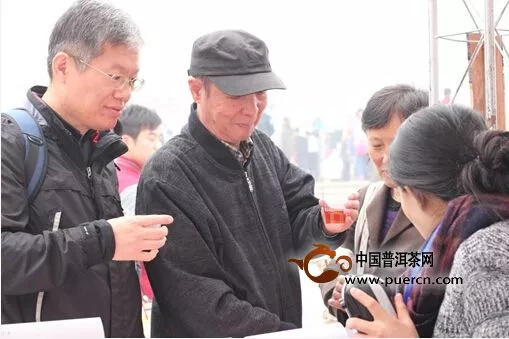 滇红集团应邀参展“大爱无国界”国际义卖活动在北京举行