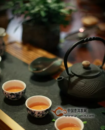 【喝茶段子】普洱茶属于越放陈旧越好的茶类
