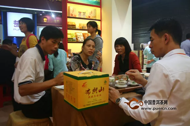 广州茶博会劲在老曼峨，展位火爆，品饮高品质普洱茶