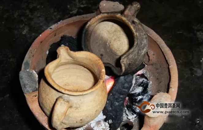 云南彝族的火塘茶艺 