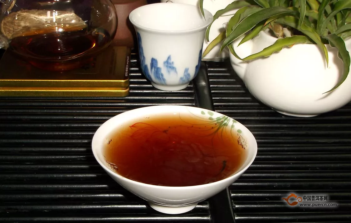 【喝茶段子】为何泡茶前要先“醒茶”