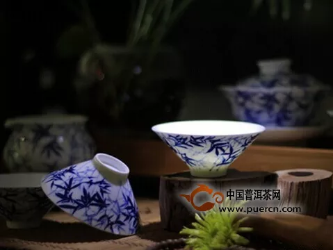 普洱茶里加入沉香木