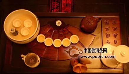 普洱茶是以云南大叶种晒青毛茶为原料的