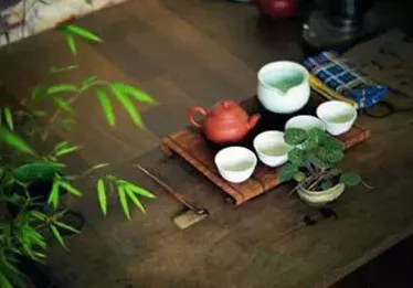 人生像是一杯茶