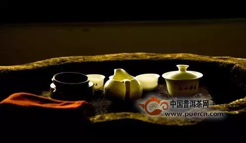 清纯静美茶里世界 