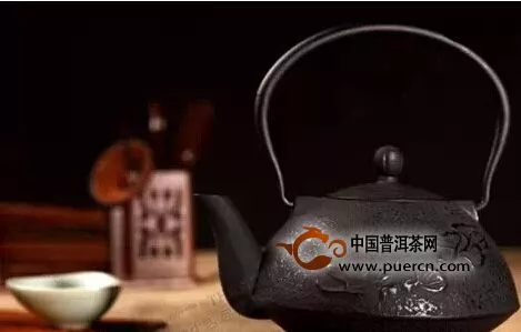 冲泡古树普洱，用什么器皿好？