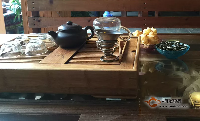 易武茶山所产的茶叶