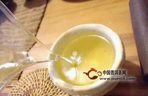 晚饭后喝杯普洱茶