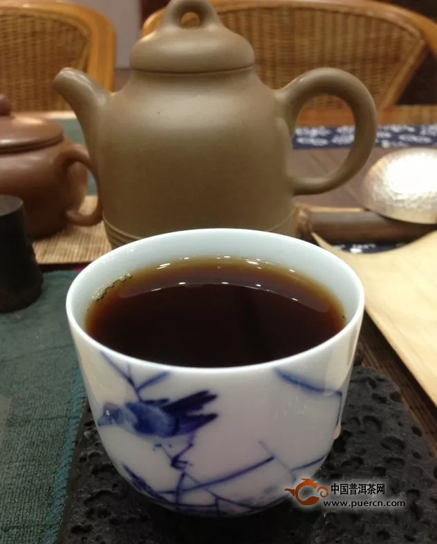 生茶是曬青毛茶壓制的