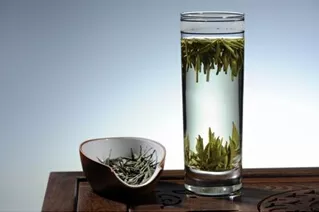 春天，绿茶喝鲜，普洱喝什么？