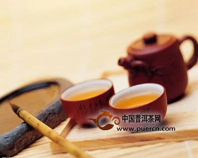 把這世界泡進(jìn)茶里，讓時光慢下來