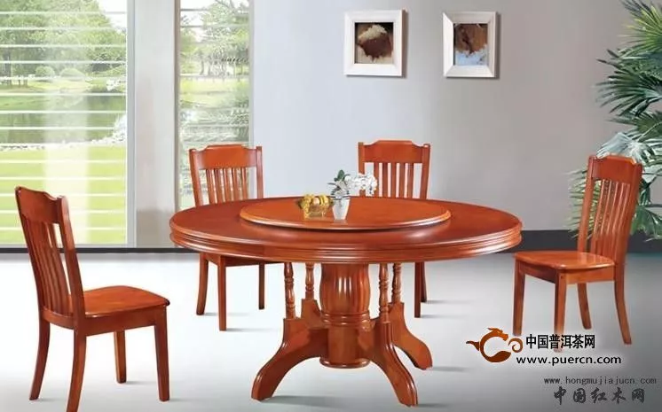家用实木圆餐桌图片