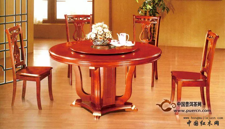 家用实木圆餐桌图片