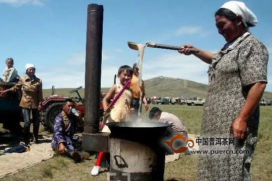 蒙古族的奶茶茶文化
