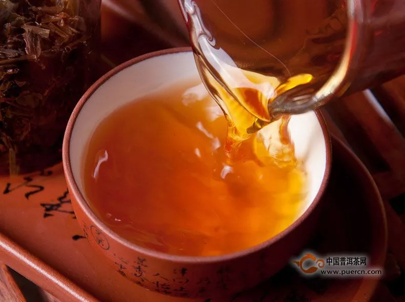 红茶中加点糖可以改善你的不良情绪