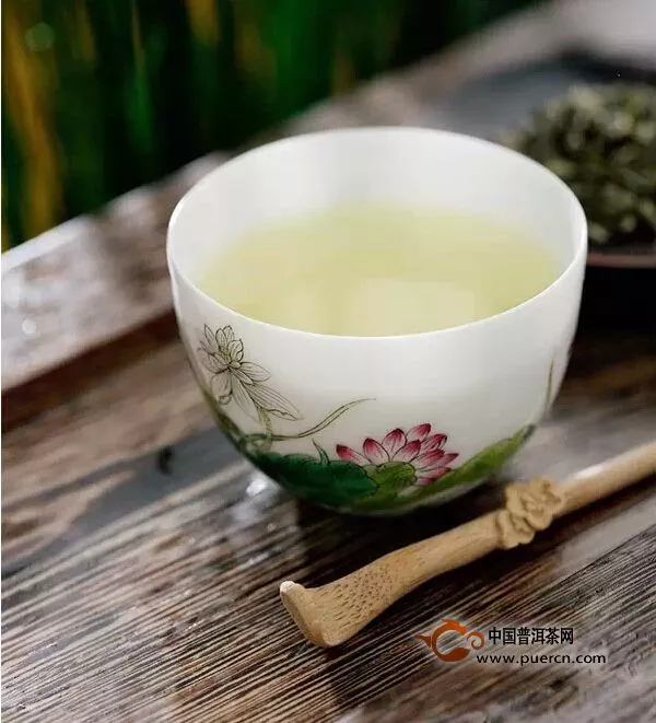 烹一壺禪茶，與君共飲 