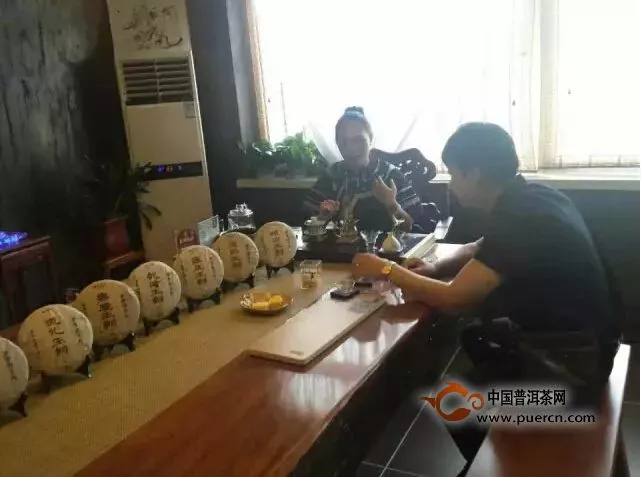 龙润茶河北秦皇岛专卖店举办“和为贵 龙润茶”品鉴会 