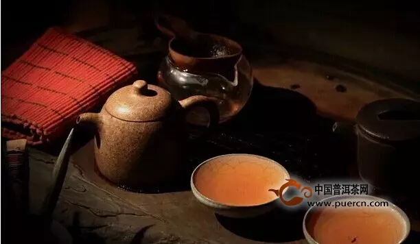 普洱茶，热存熟、冷存香 