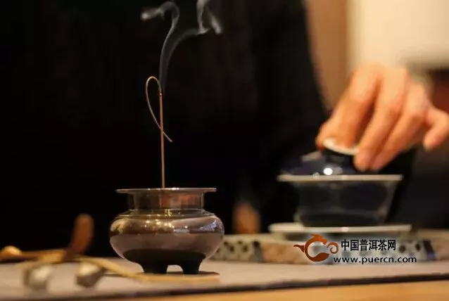 三千微塵里 吃茶一水間 