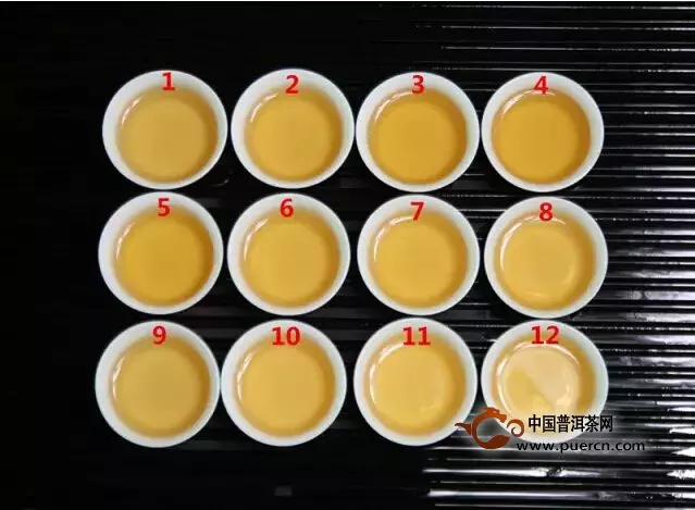 2015年宝和祥孔雀传奇·勐海孔雀青饼新品上市