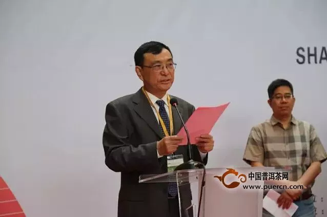 上海市茶叶行业协会常务副秘书长王木根主持开幕式