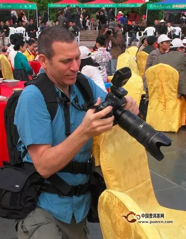 为寻找茶之魂，美国小伙用5年时间走遍中国茶山，拍摄10万多张照片